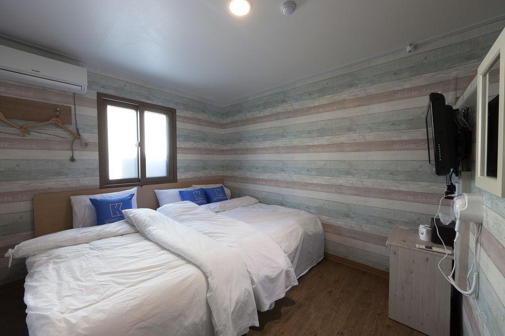 K-Guesthouse Sinchon 2 Сеул Экстерьер фото