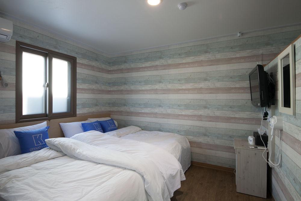 K-Guesthouse Sinchon 2 Сеул Экстерьер фото