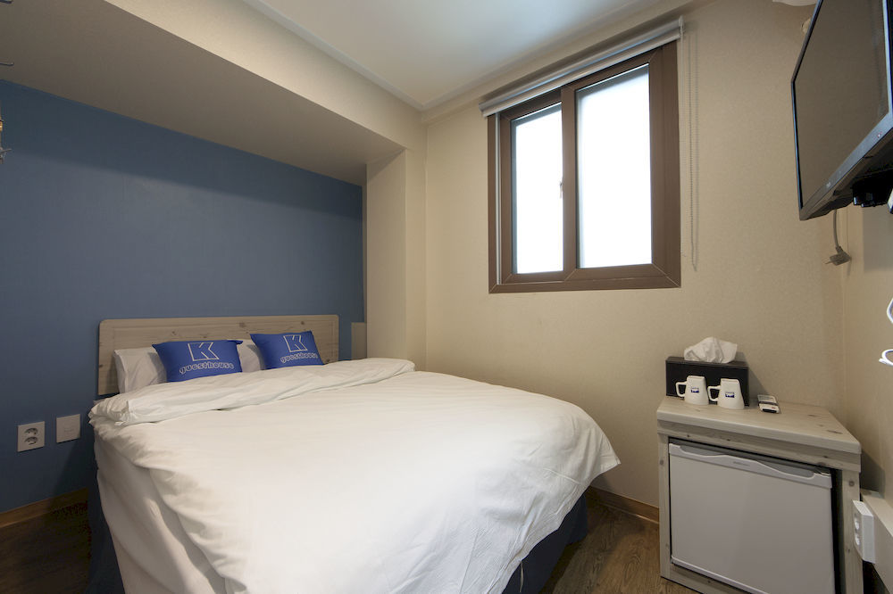 K-Guesthouse Sinchon 2 Сеул Экстерьер фото