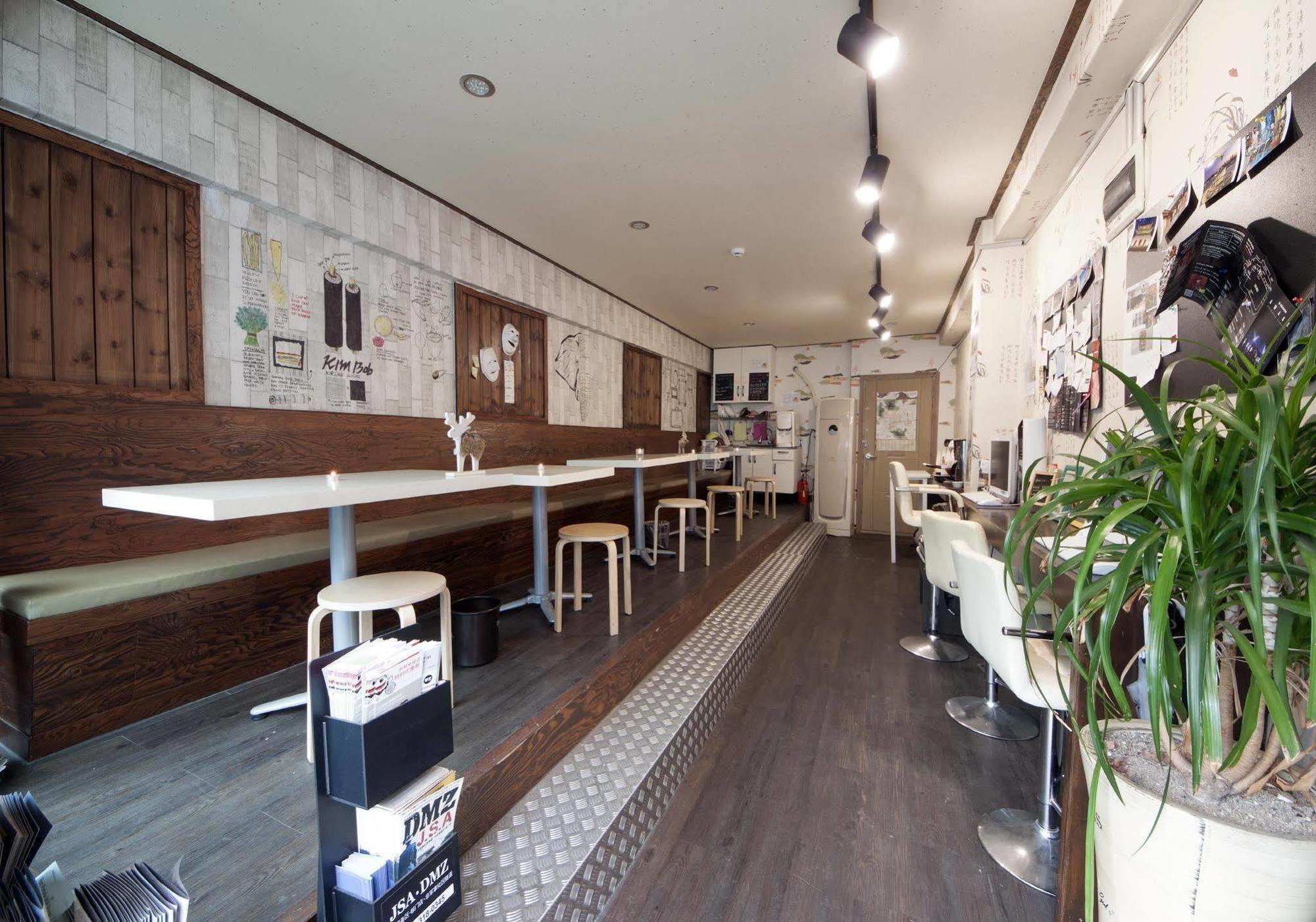 K-Guesthouse Sinchon 2 Сеул Экстерьер фото