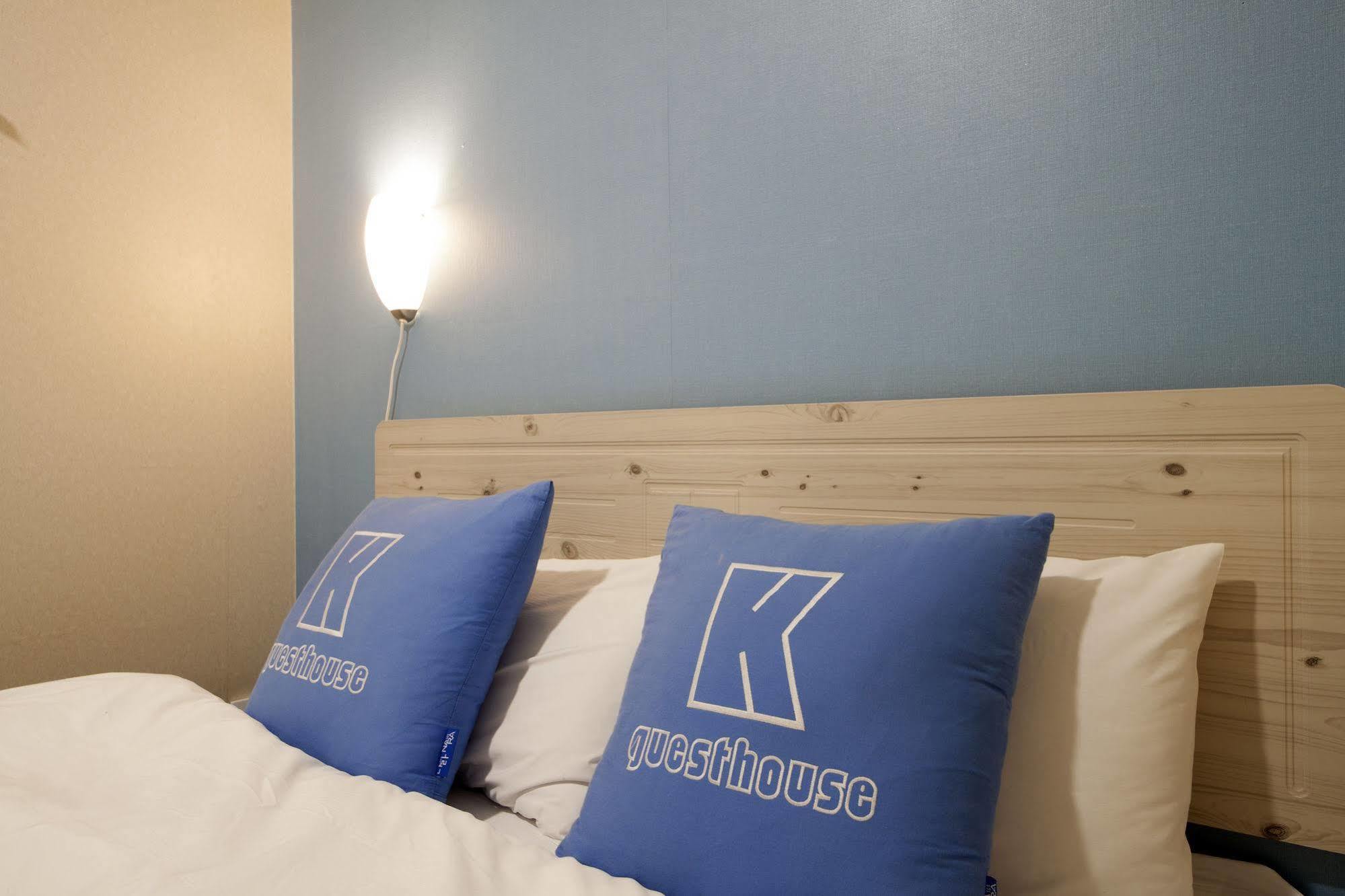 K-Guesthouse Sinchon 2 Сеул Экстерьер фото