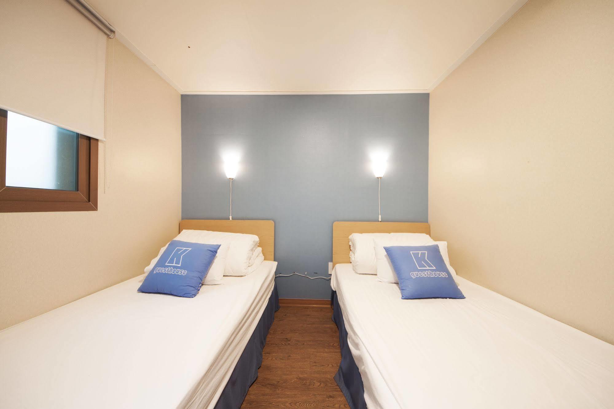 K-Guesthouse Sinchon 2 Сеул Экстерьер фото